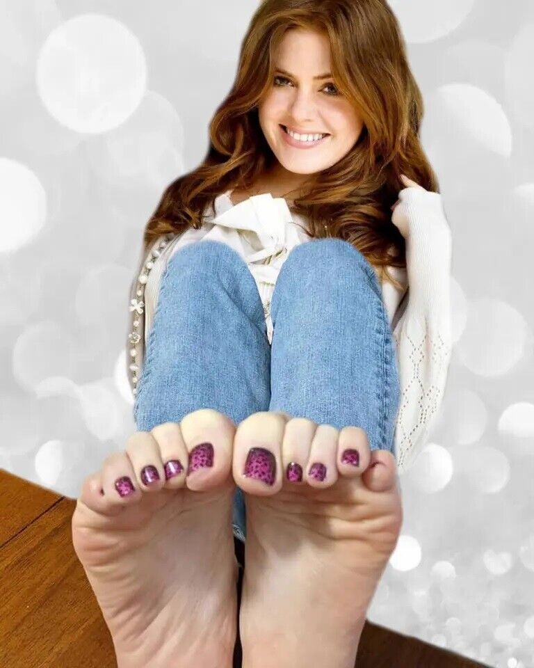 isla fisher feet