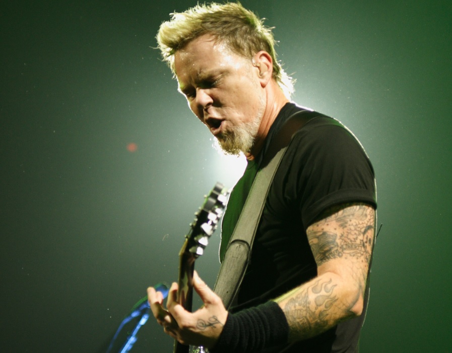 james hetfield kaç yaşında