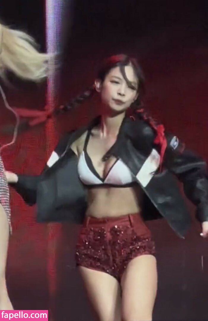 jennie blackpink nipslip