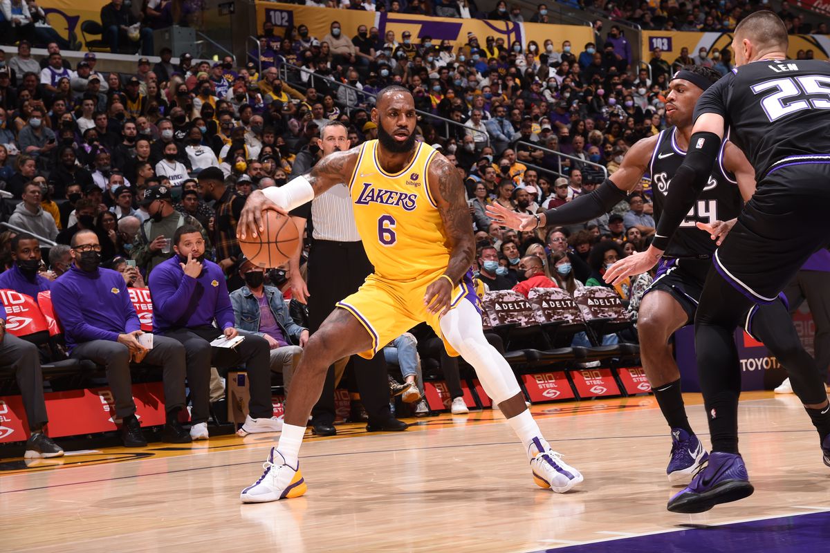 lakers vs sacramento kings live