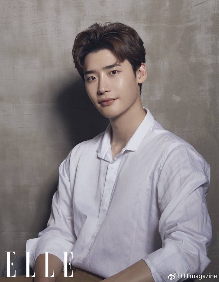 lee jong suk 2019