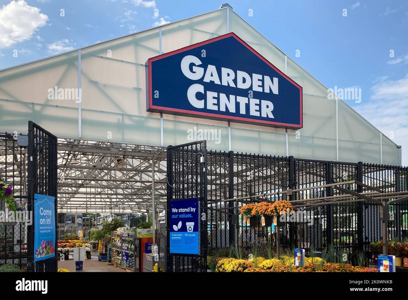 lowes home and garden center