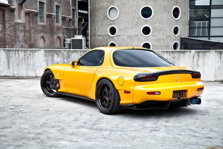 mazda rx 7 amarillo