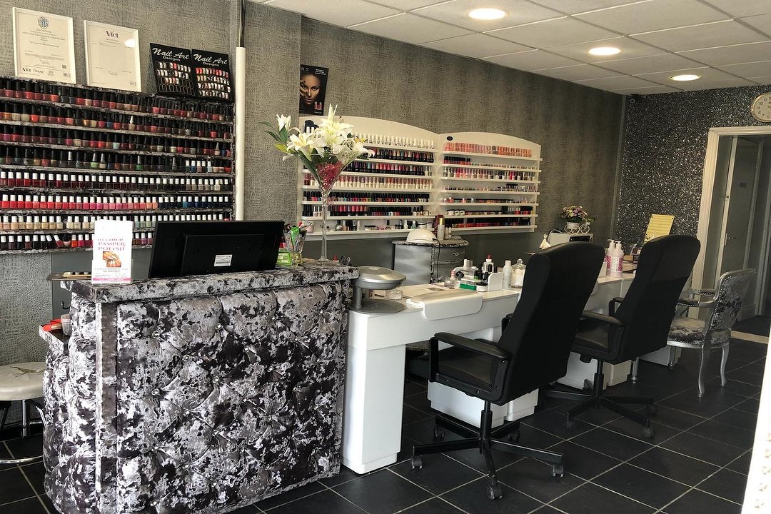 nail salon buckhurst hill