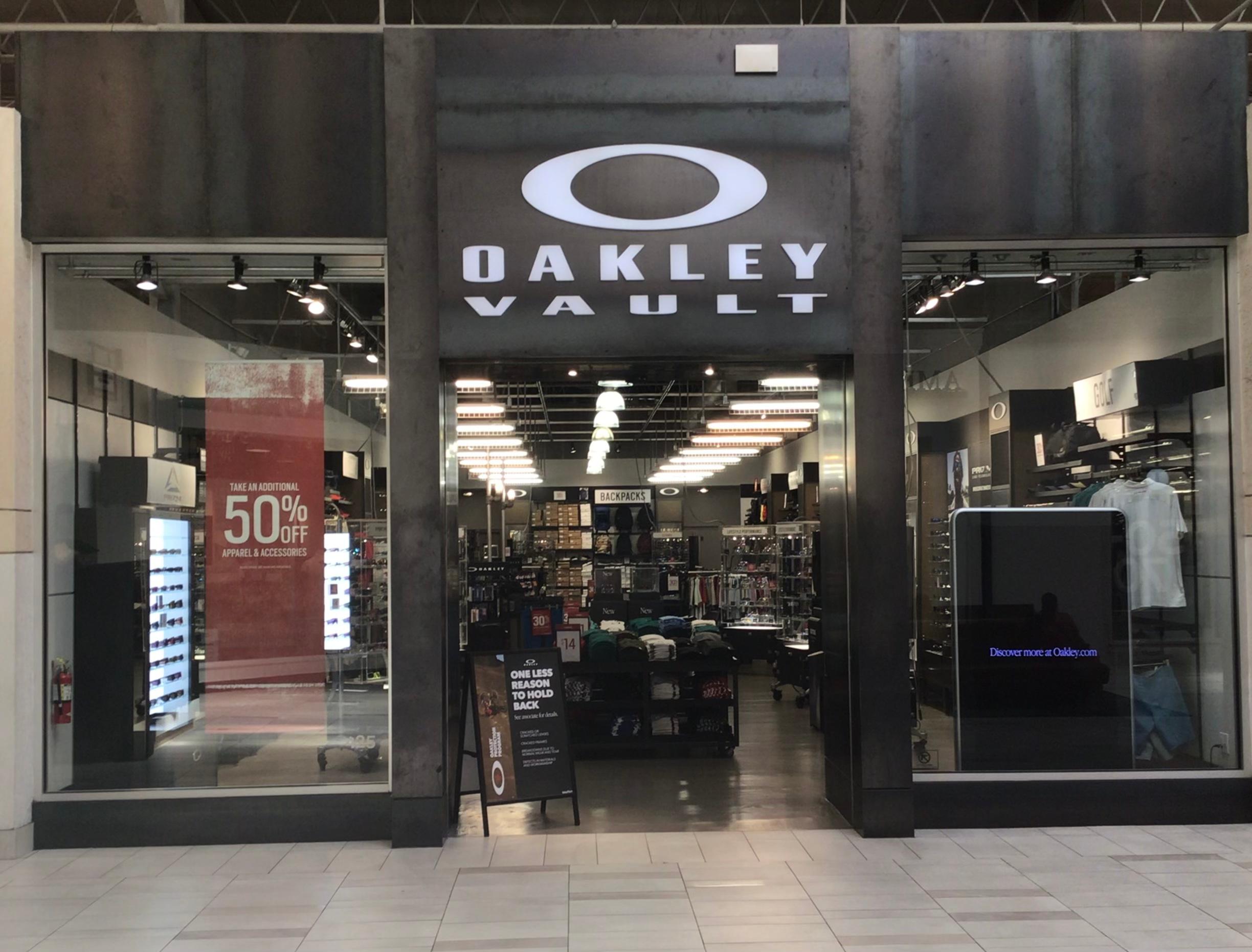 oakley vault store