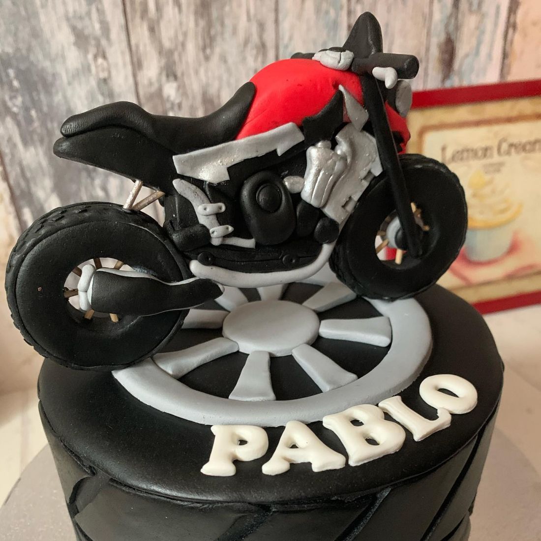 pastel en forma de moto