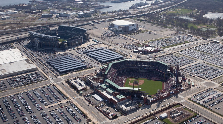 philadelphia sports complex parking