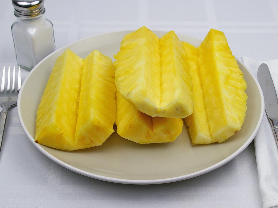 pineapple calories 100g