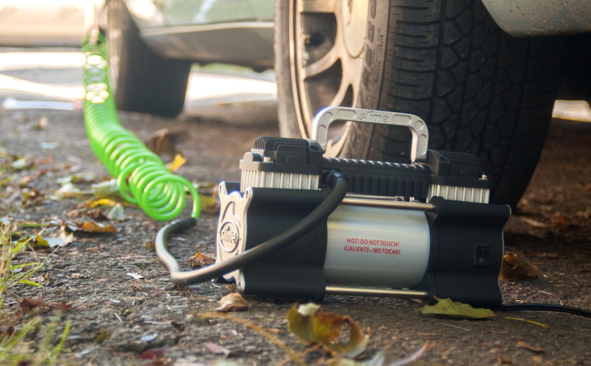 portable compressor tire inflator