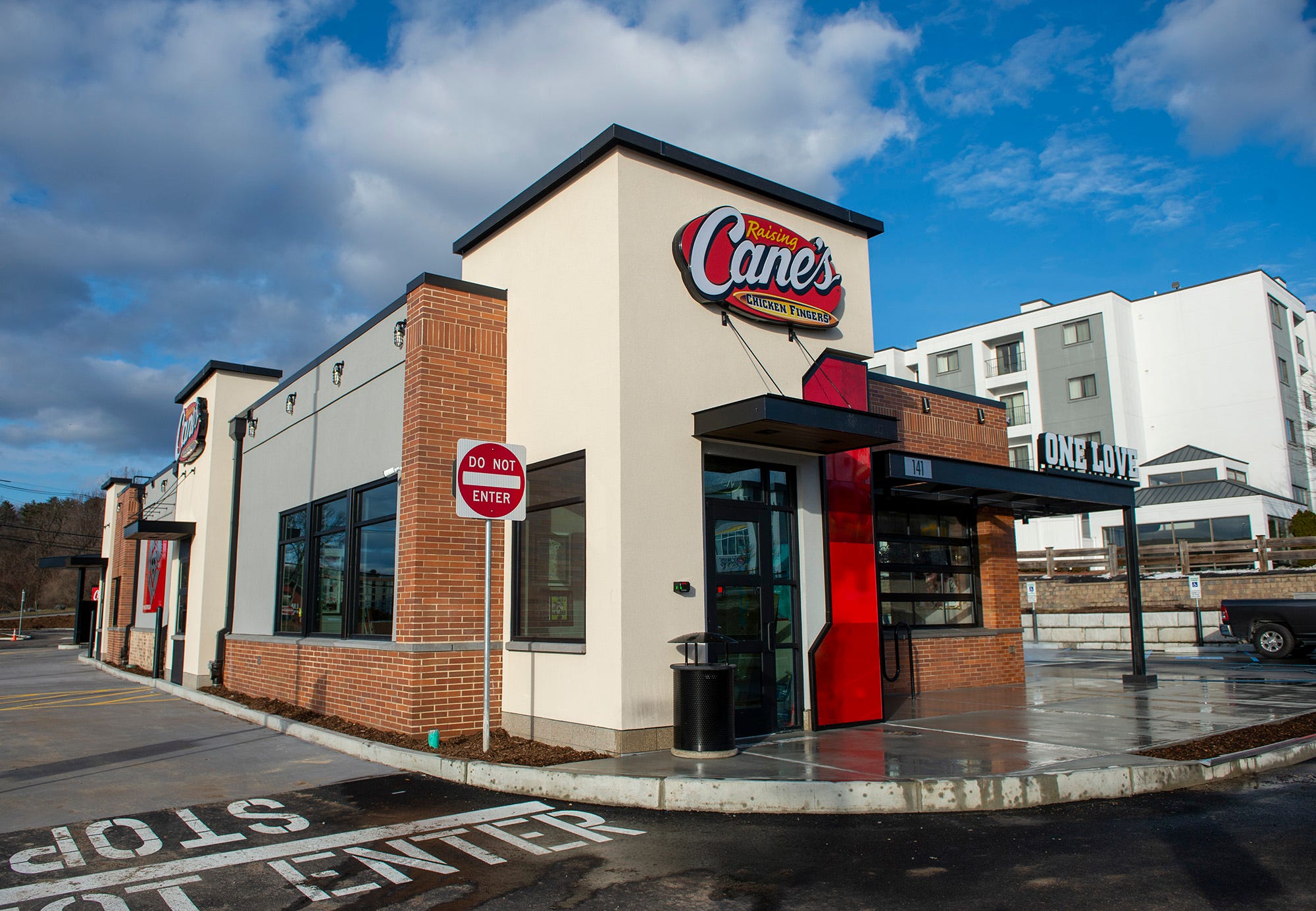 raising canes chicken fingers marlborough