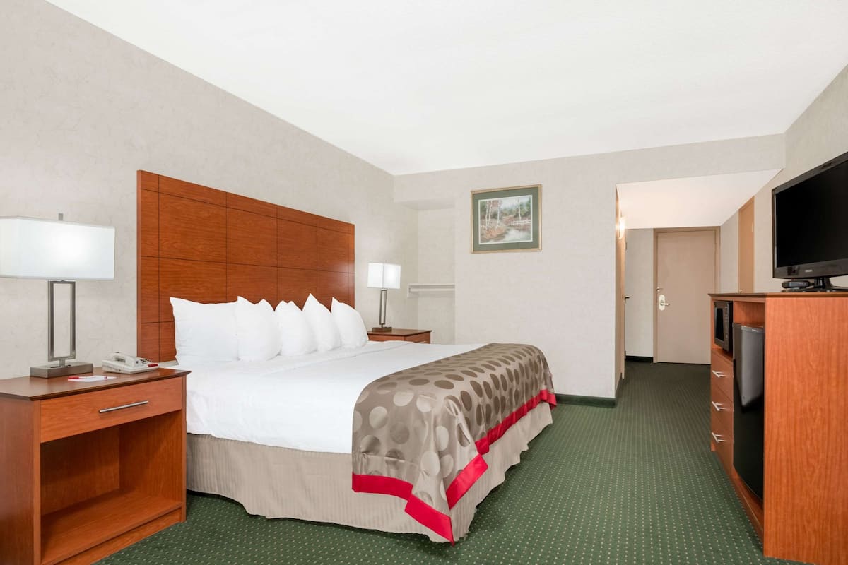 ramada by wyndham lexington north hotel & conference center