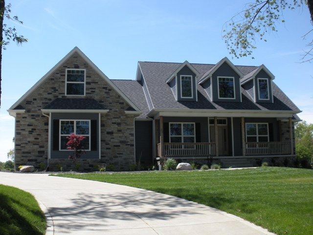 ranch house with side entry garage