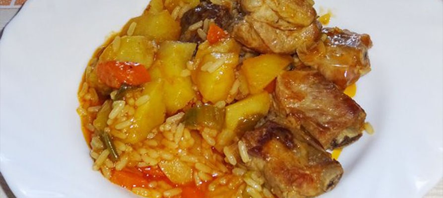 rancho de patatas con costilla y arroz