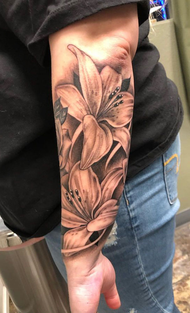 realism floral tattoo