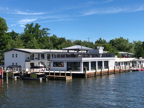 ship and shore saugatuck