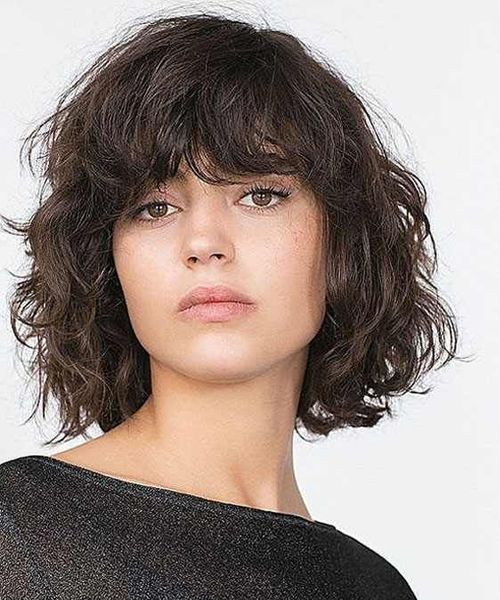 short wavy hair with bangs