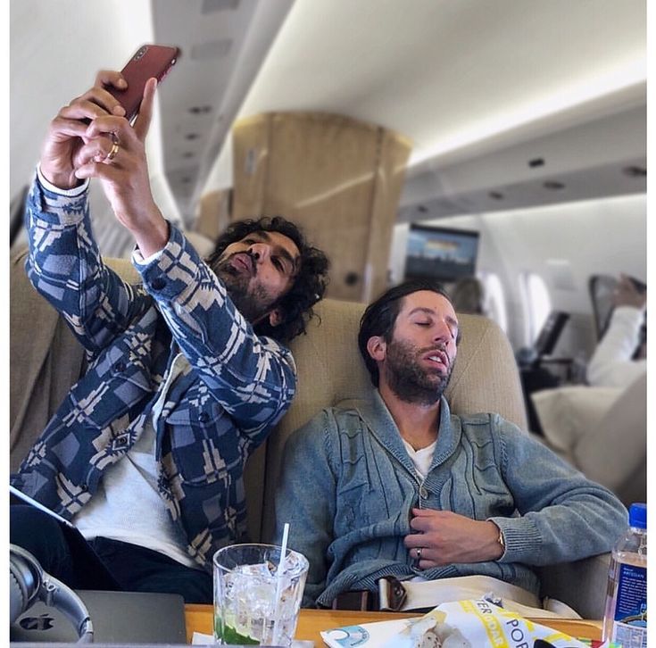 simon helberg instagram