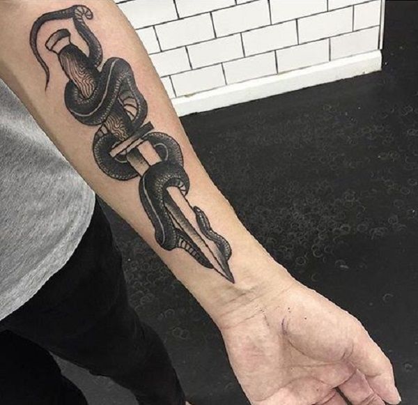 snake around dagger meaning