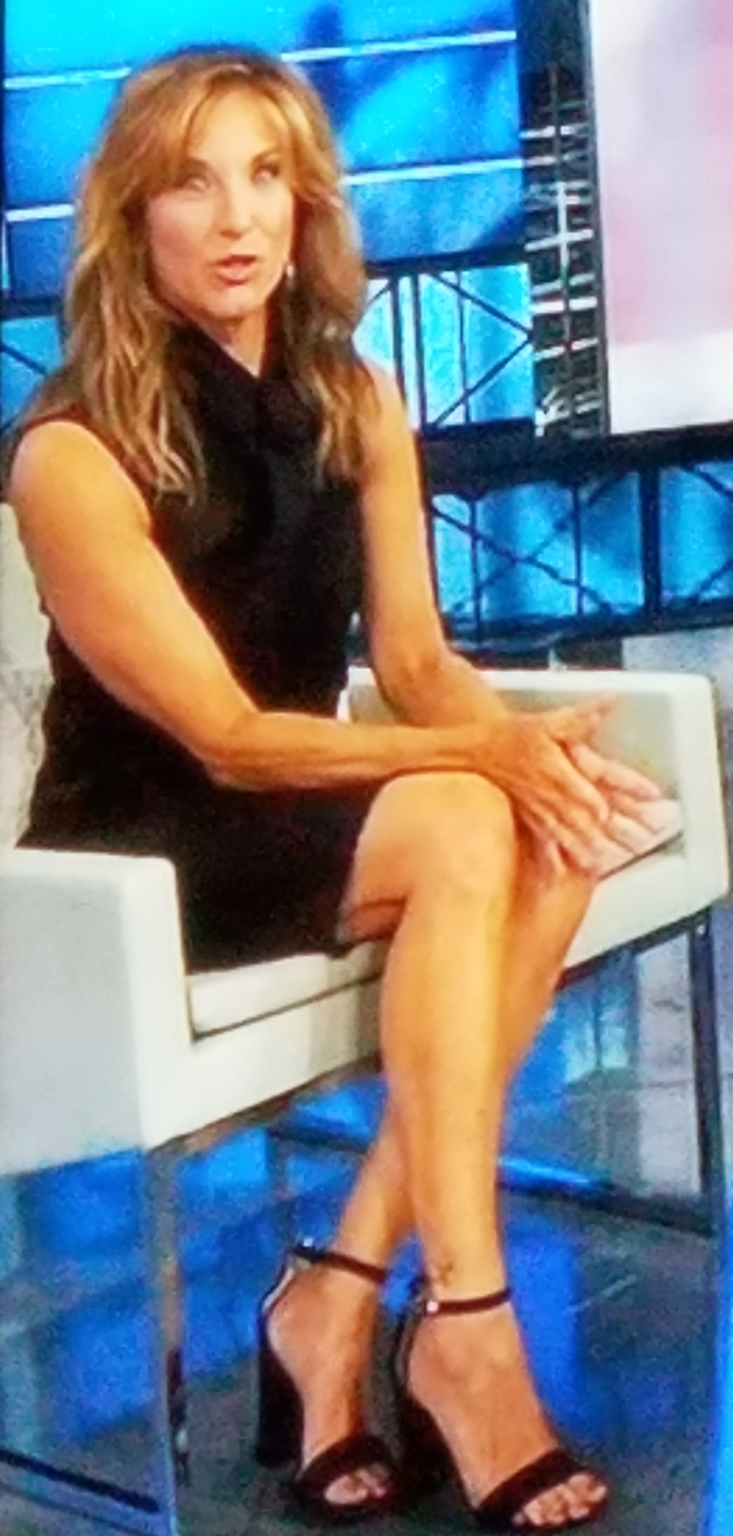 suzy kolber legs