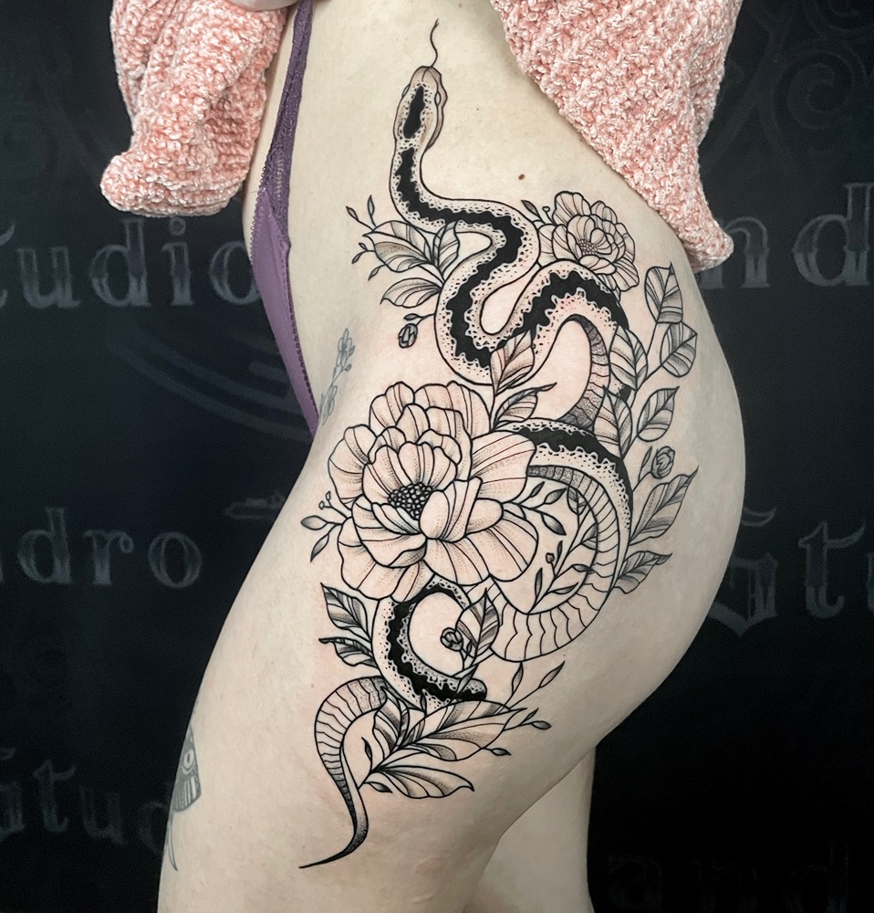 tatuaje pierna mujer