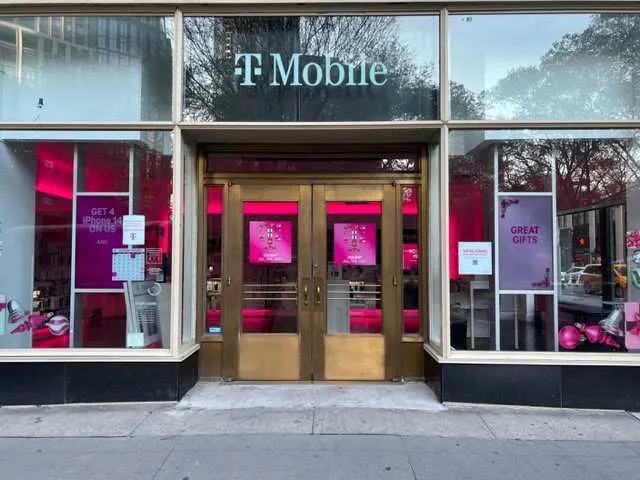 the nearest t-mobile store to my location