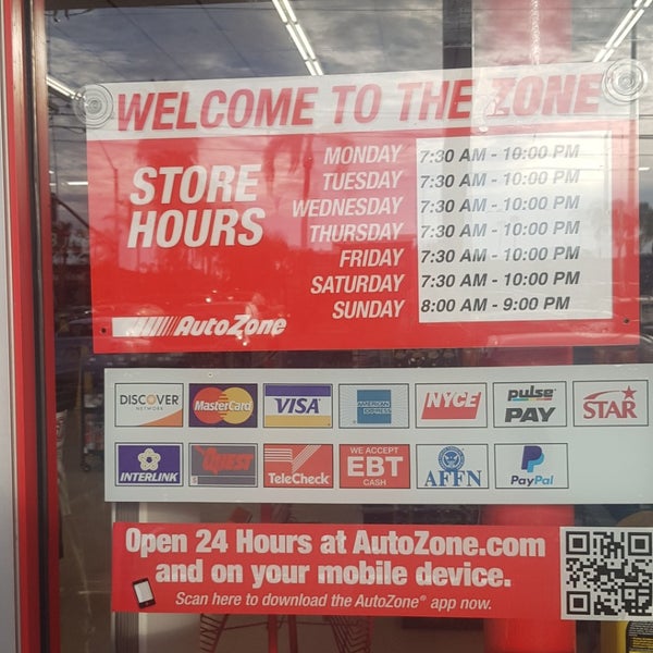 time does autozone open