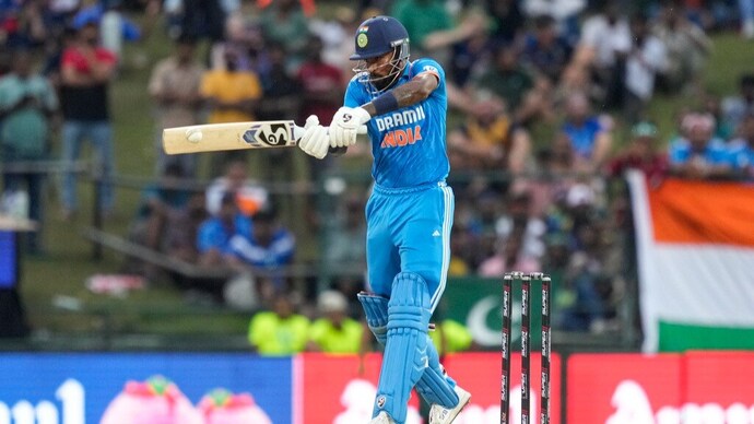 today hardik pandya score