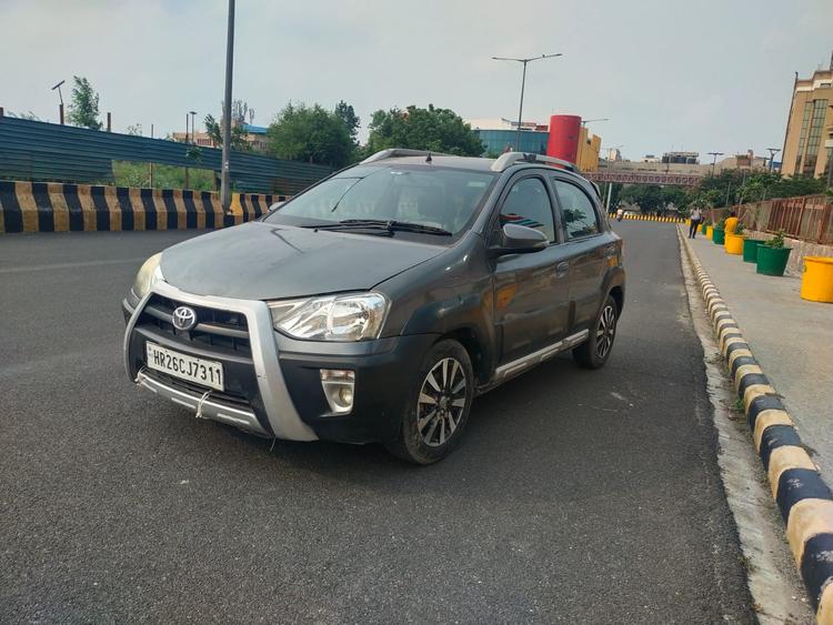 toyota etios cross second hand