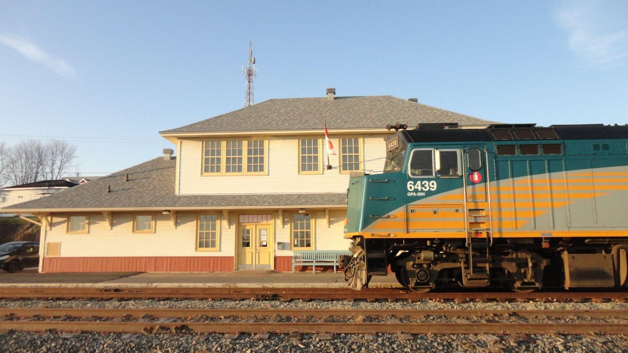 train montreal gaspé