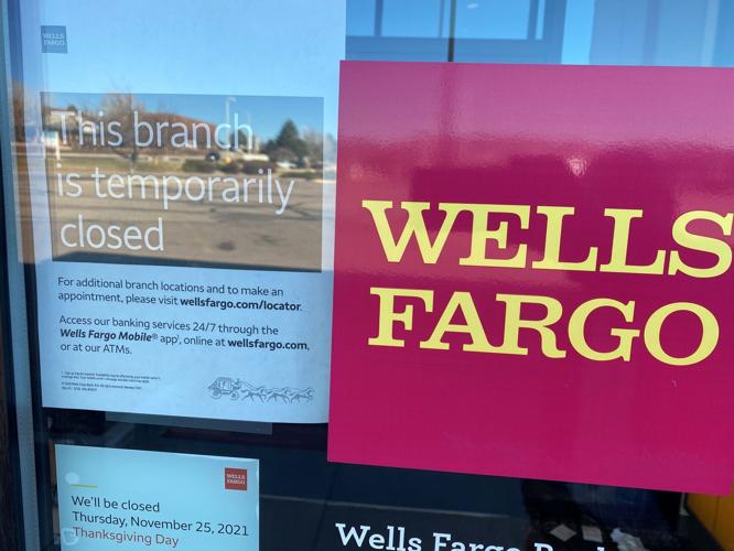 what time does wells fargo close today