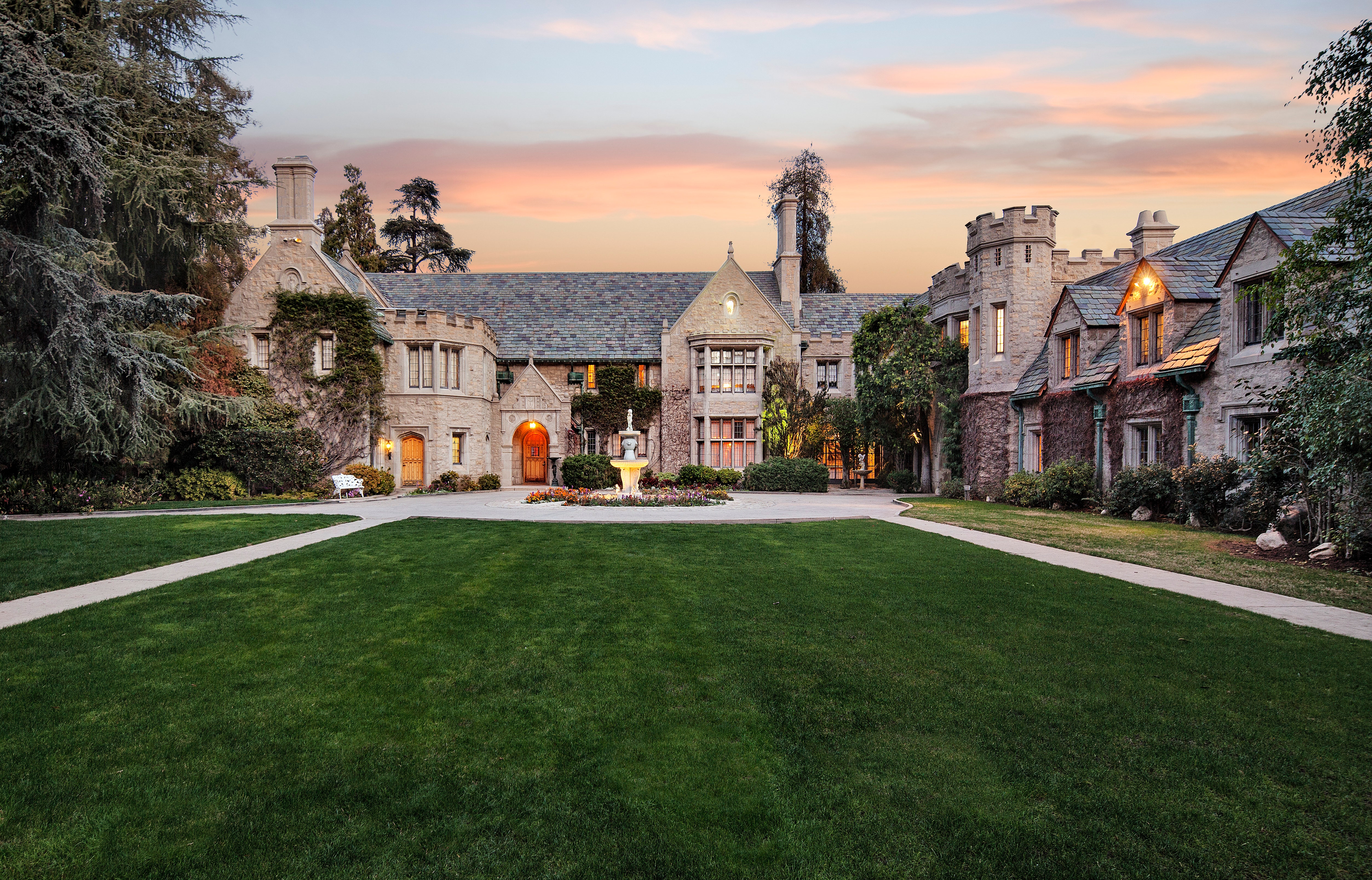 who owned playboy mansion