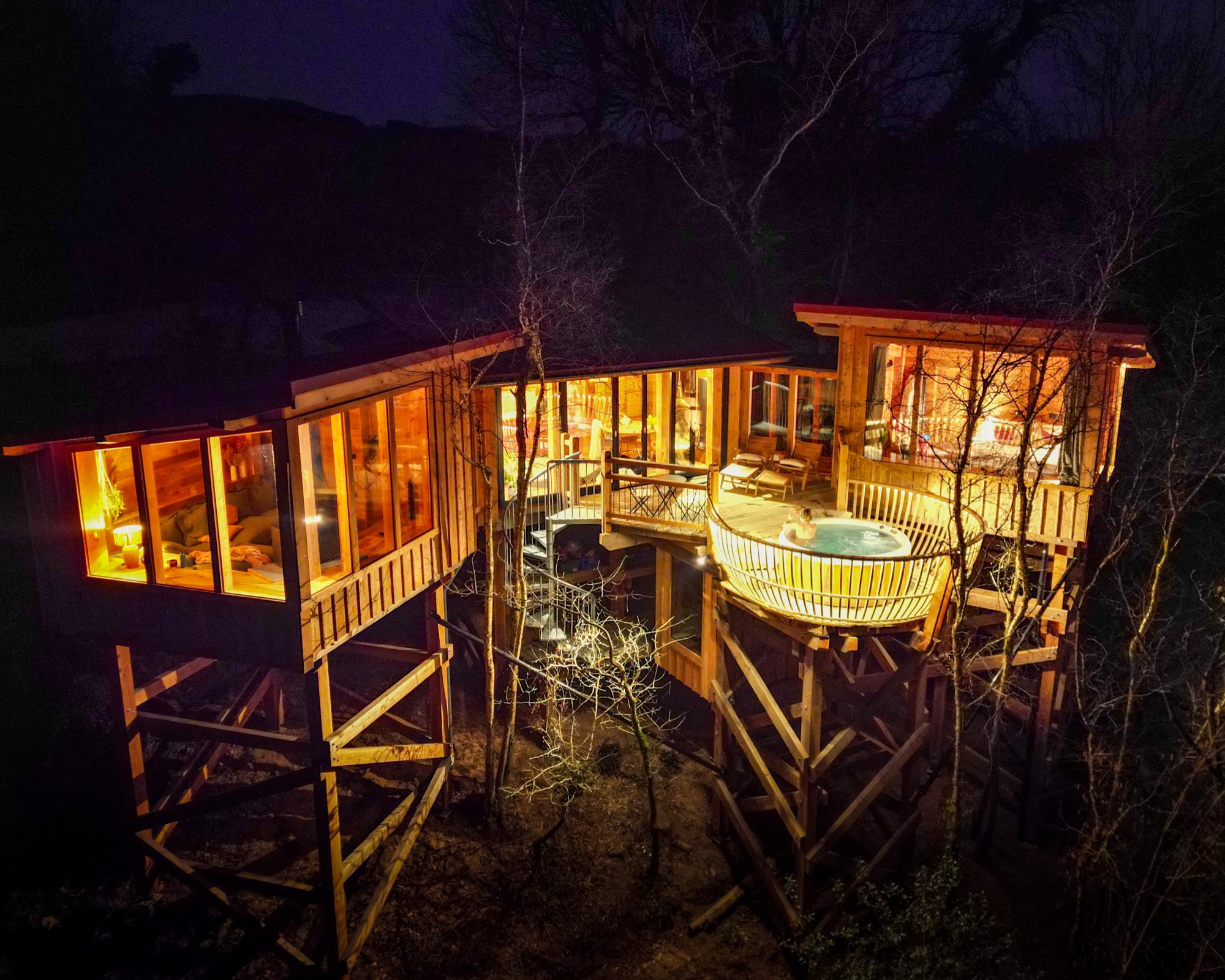 wolf wood spa treehouse